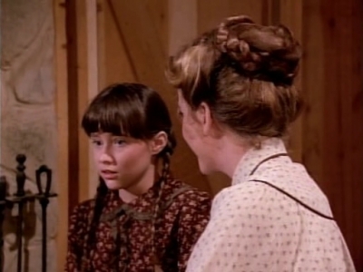 Charmed-Online-dot-NL-LittleHouseonthePrairie9x18-0401.jpg