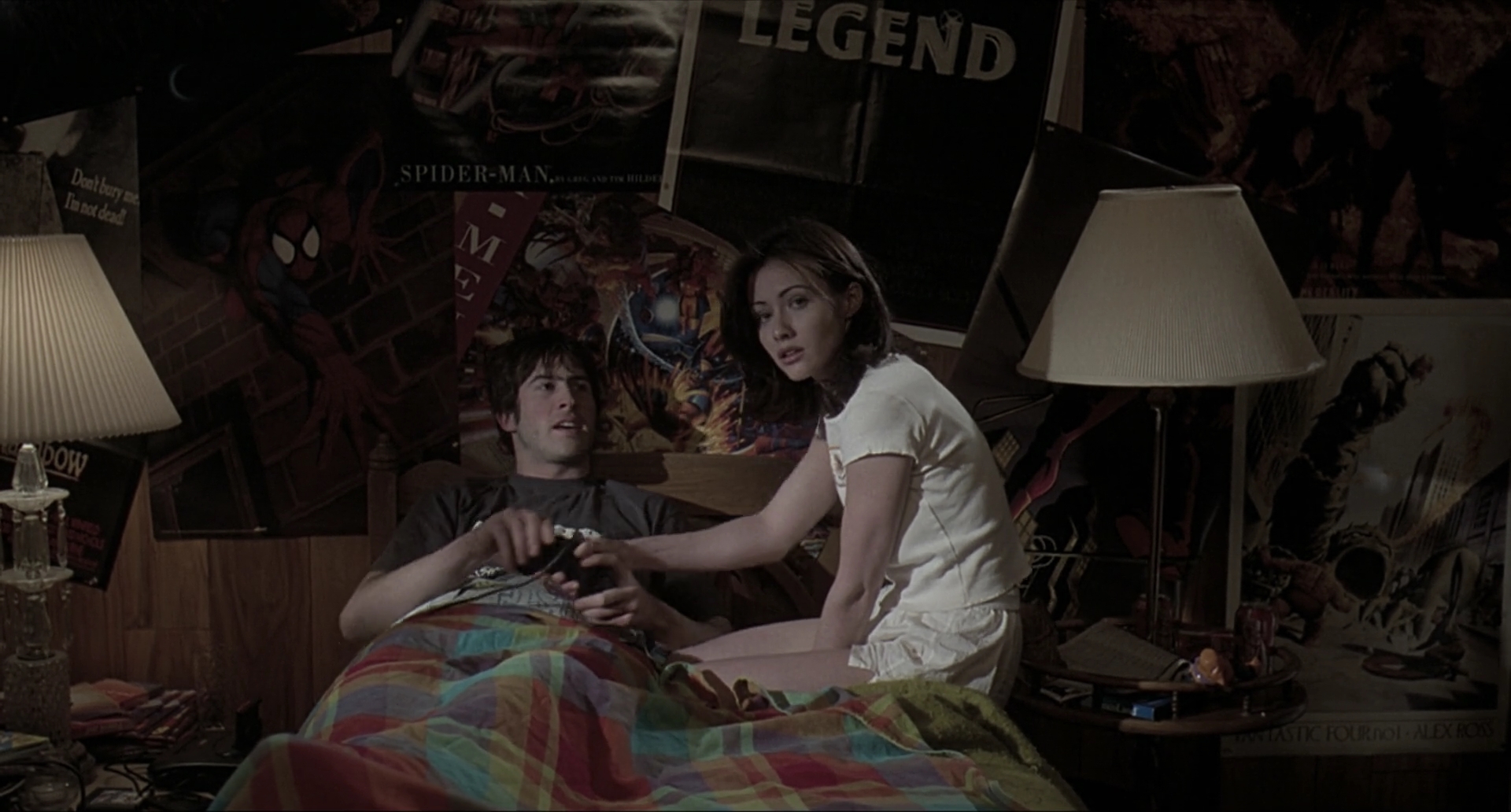 Charmed-Online-dot-net_Mallrats0920.jpg