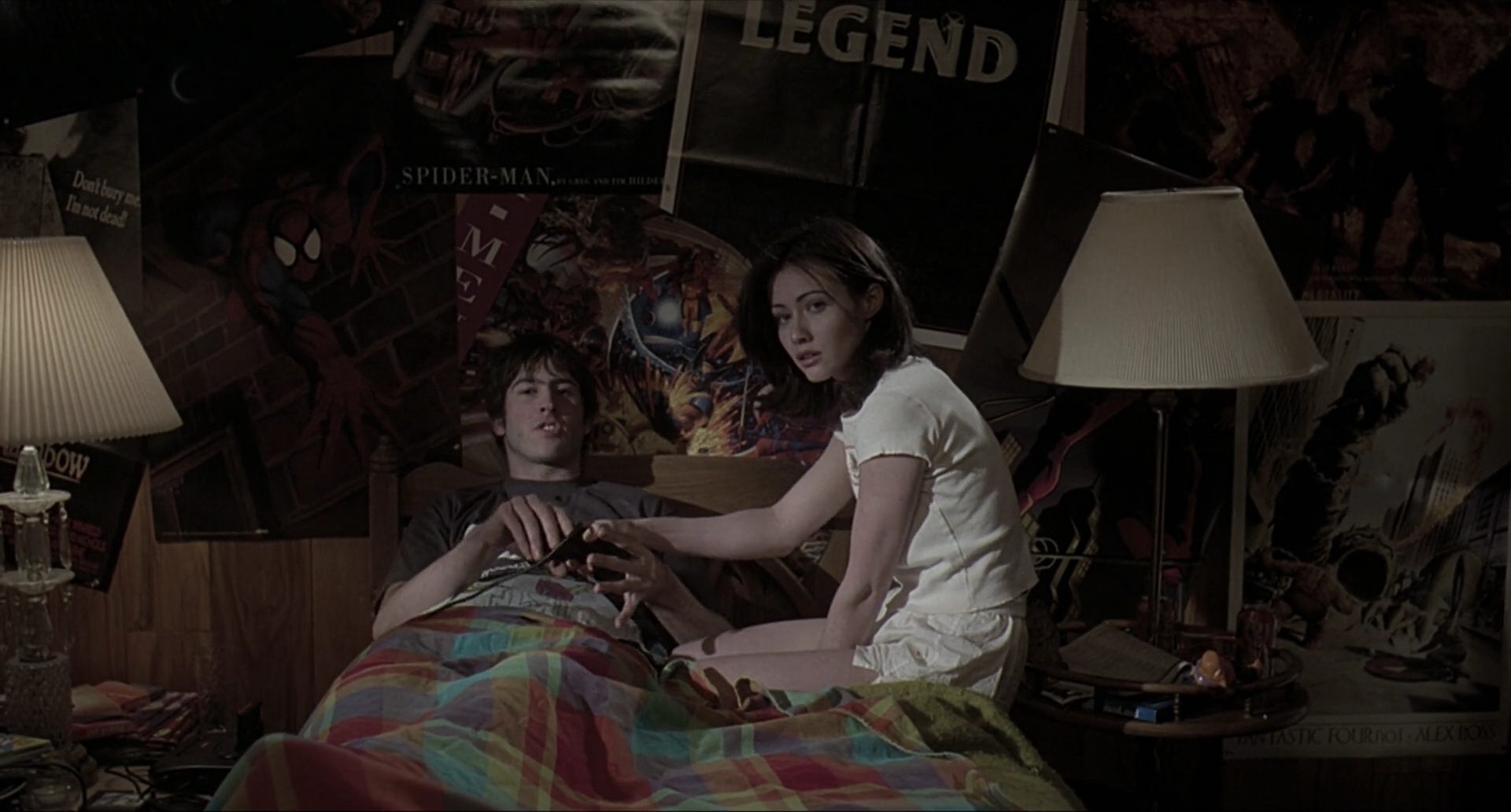 Charmed-Online-dot-net_Mallrats0922.jpg