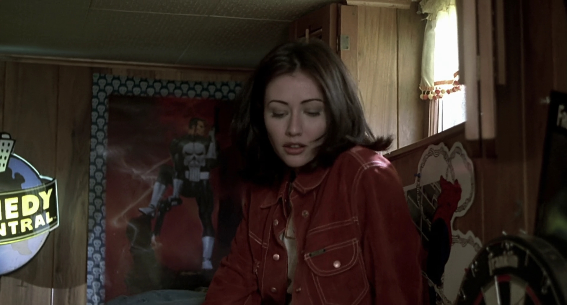 Charmed-Online-dot-net_Mallrats1038.jpg