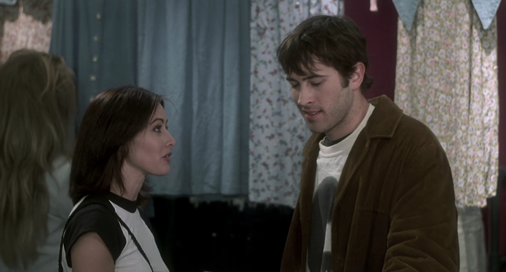 Charmed-Online-dot-net_Mallrats2263.jpg