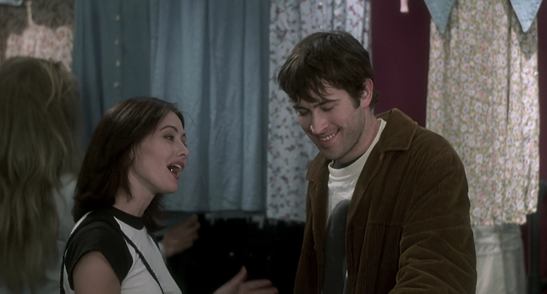 Charmed-Online-dot-net_Mallrats2264.jpg