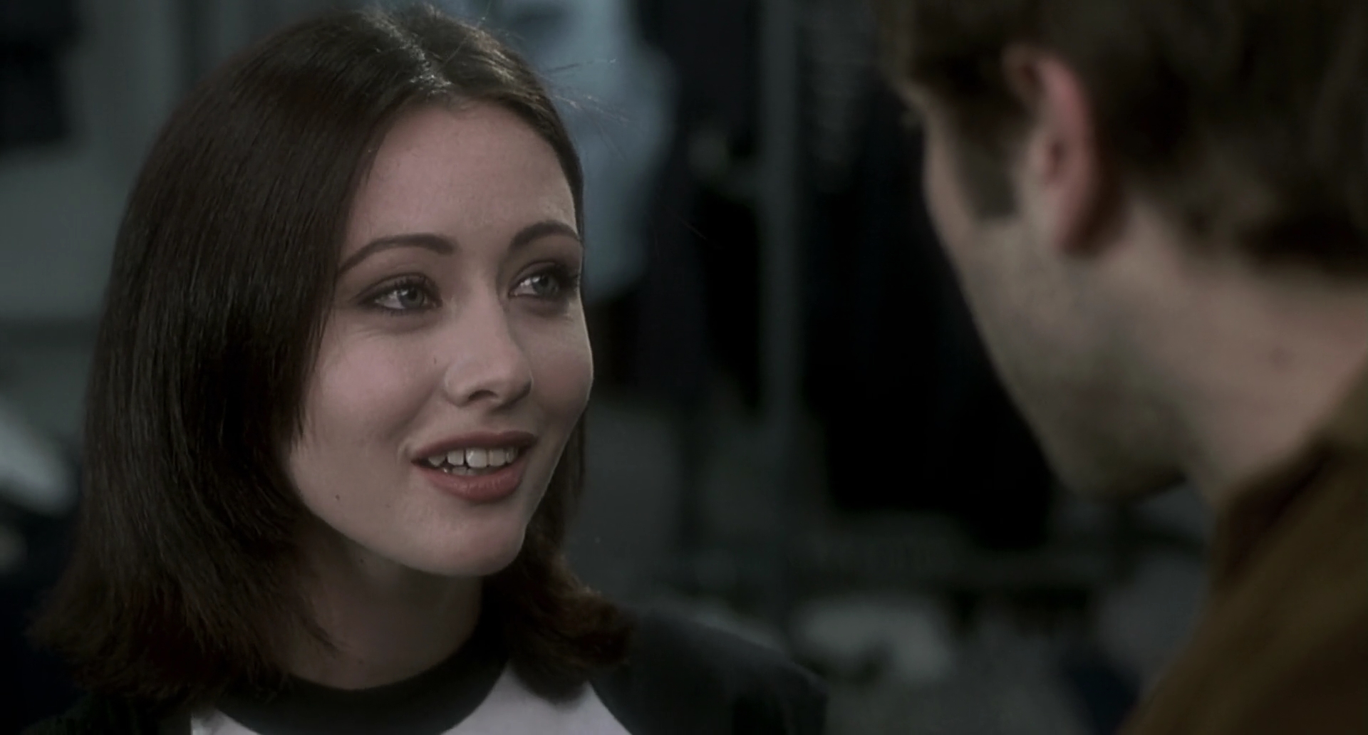 Charmed-Online-dot-net_Mallrats2270.jpg