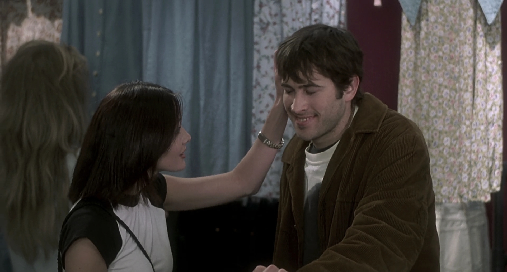 Charmed-Online-dot-net_Mallrats2278.jpg