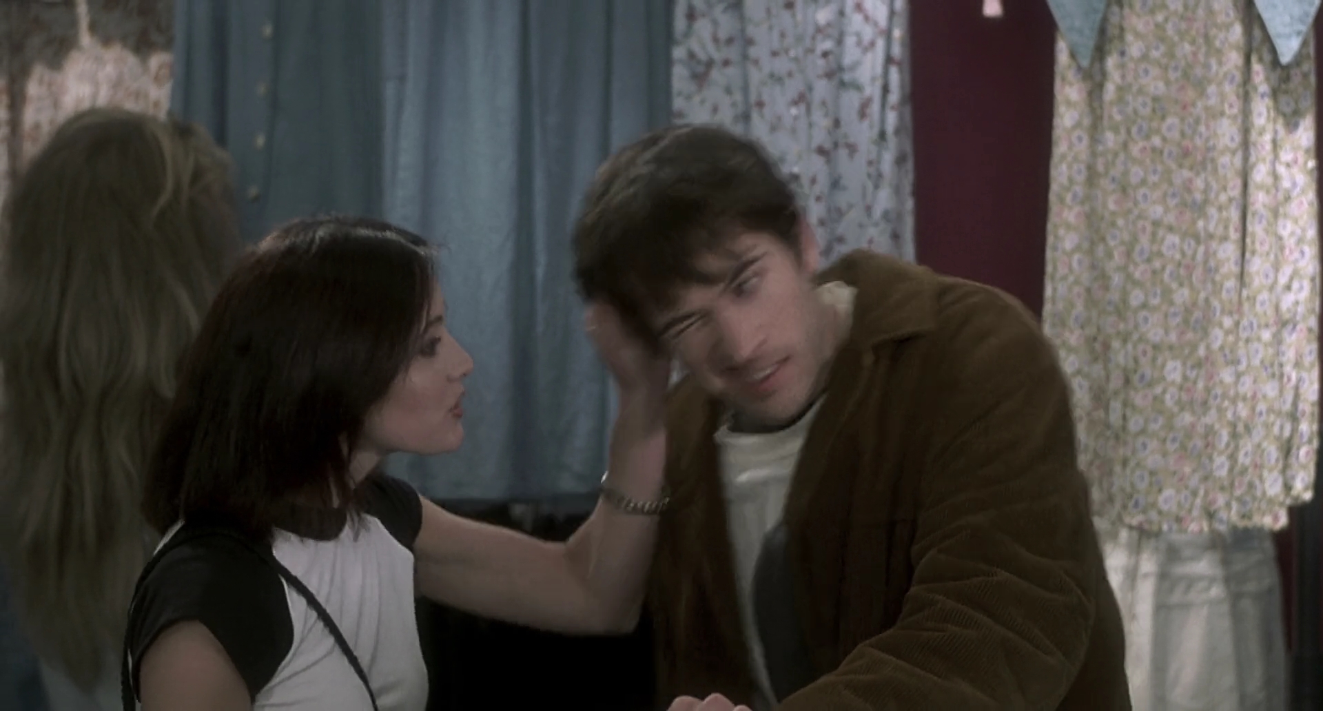 Charmed-Online-dot-net_Mallrats2279.jpg