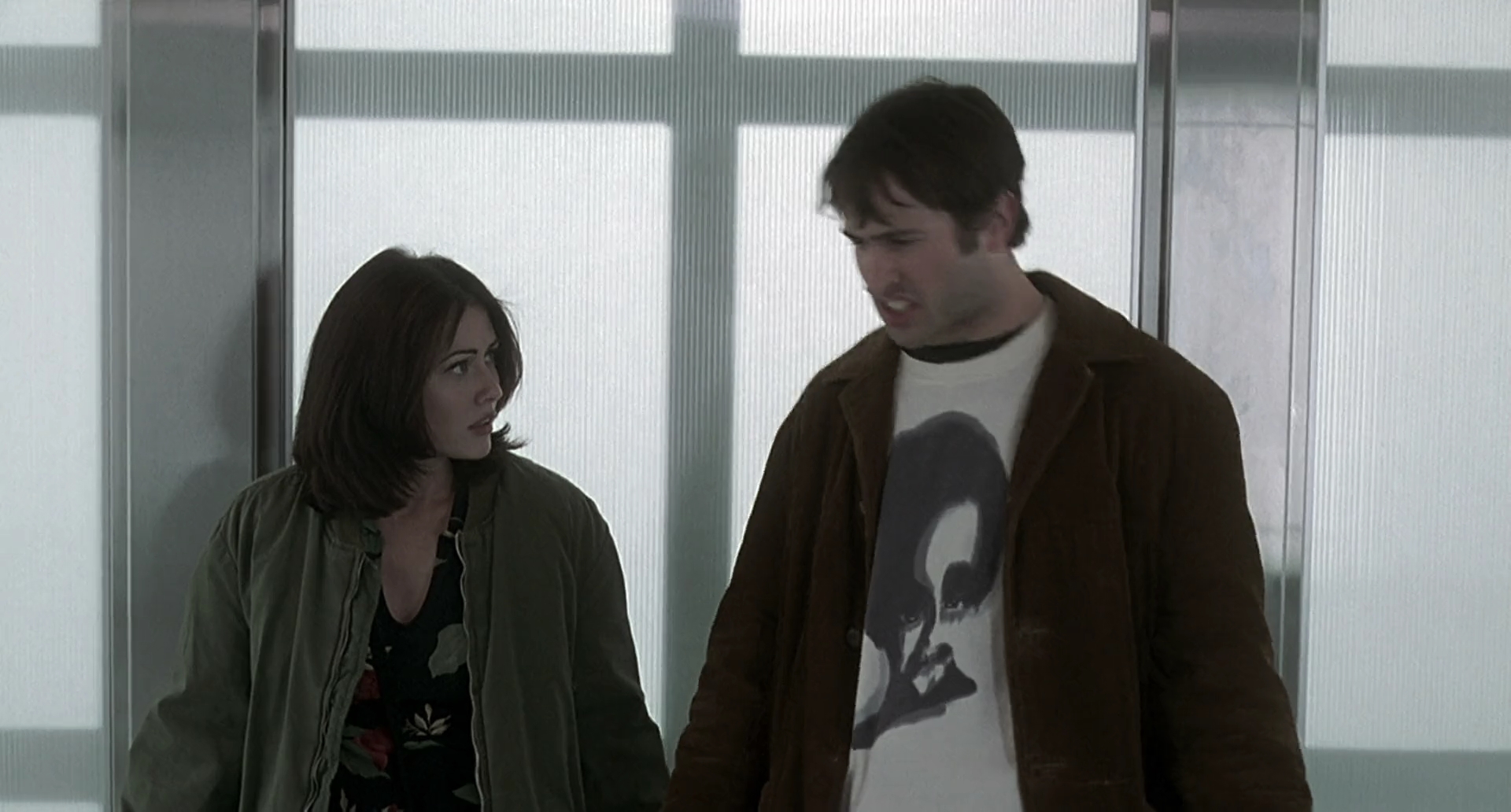 Charmed-Online-dot-net_Mallrats2985.jpg