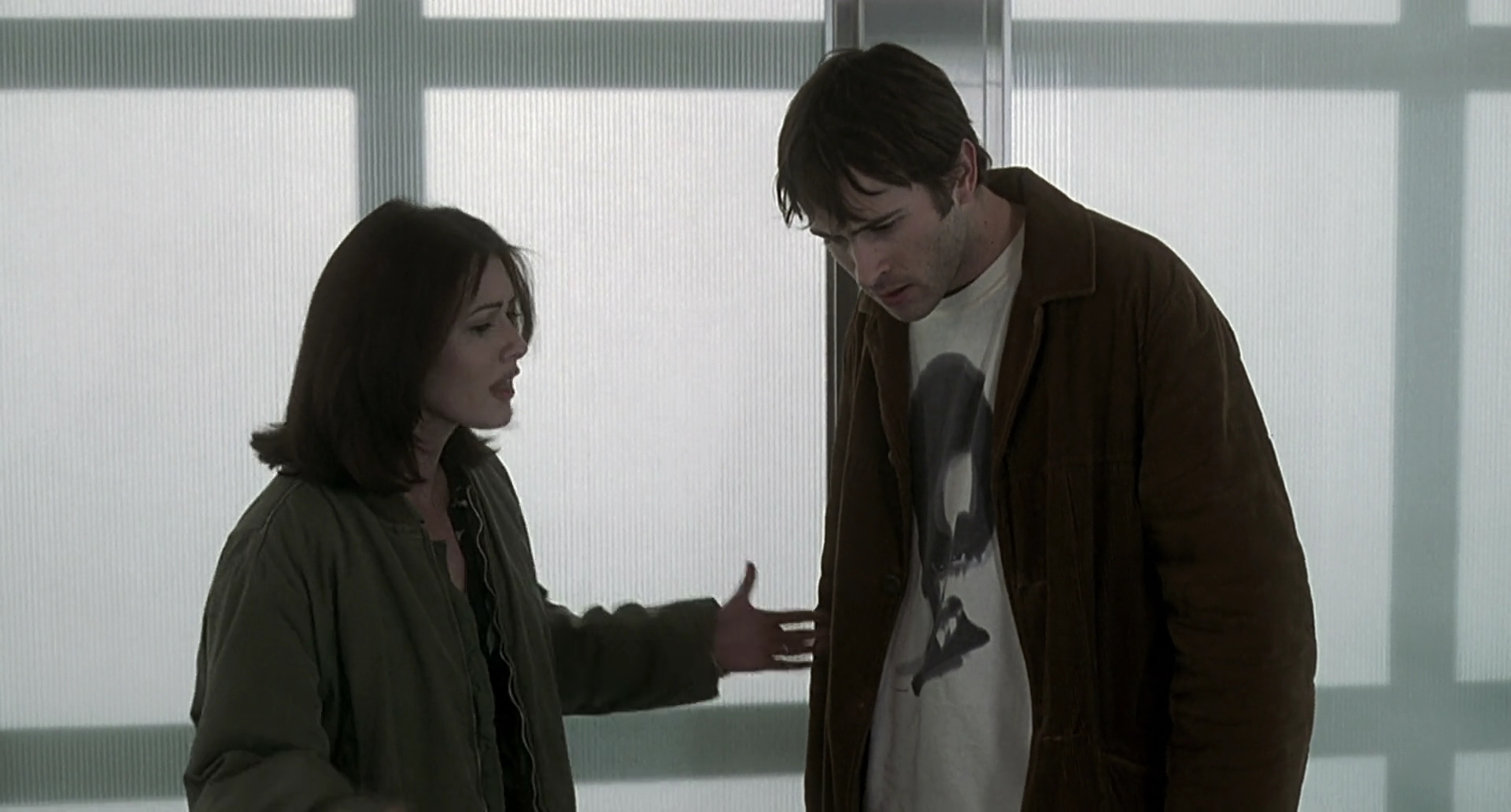 Charmed-Online-dot-net_Mallrats3045.jpg