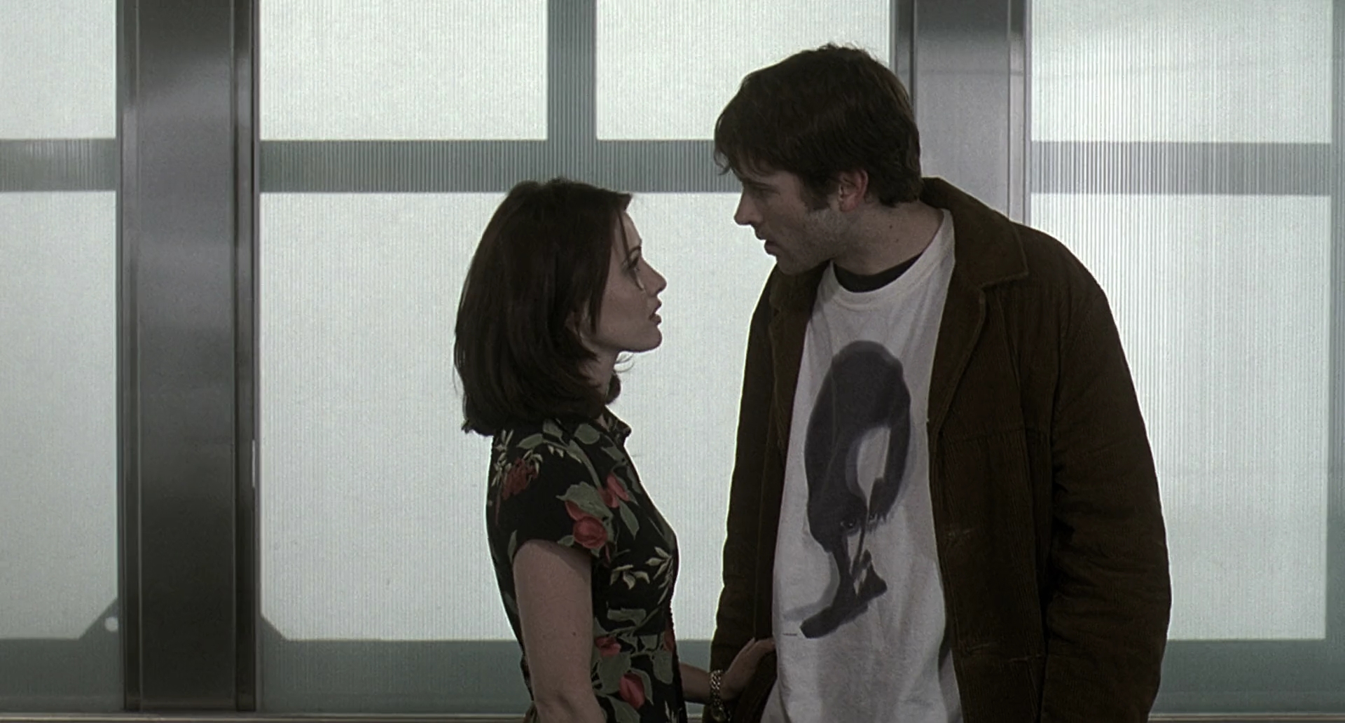 Charmed-Online-dot-net_Mallrats3128.jpg