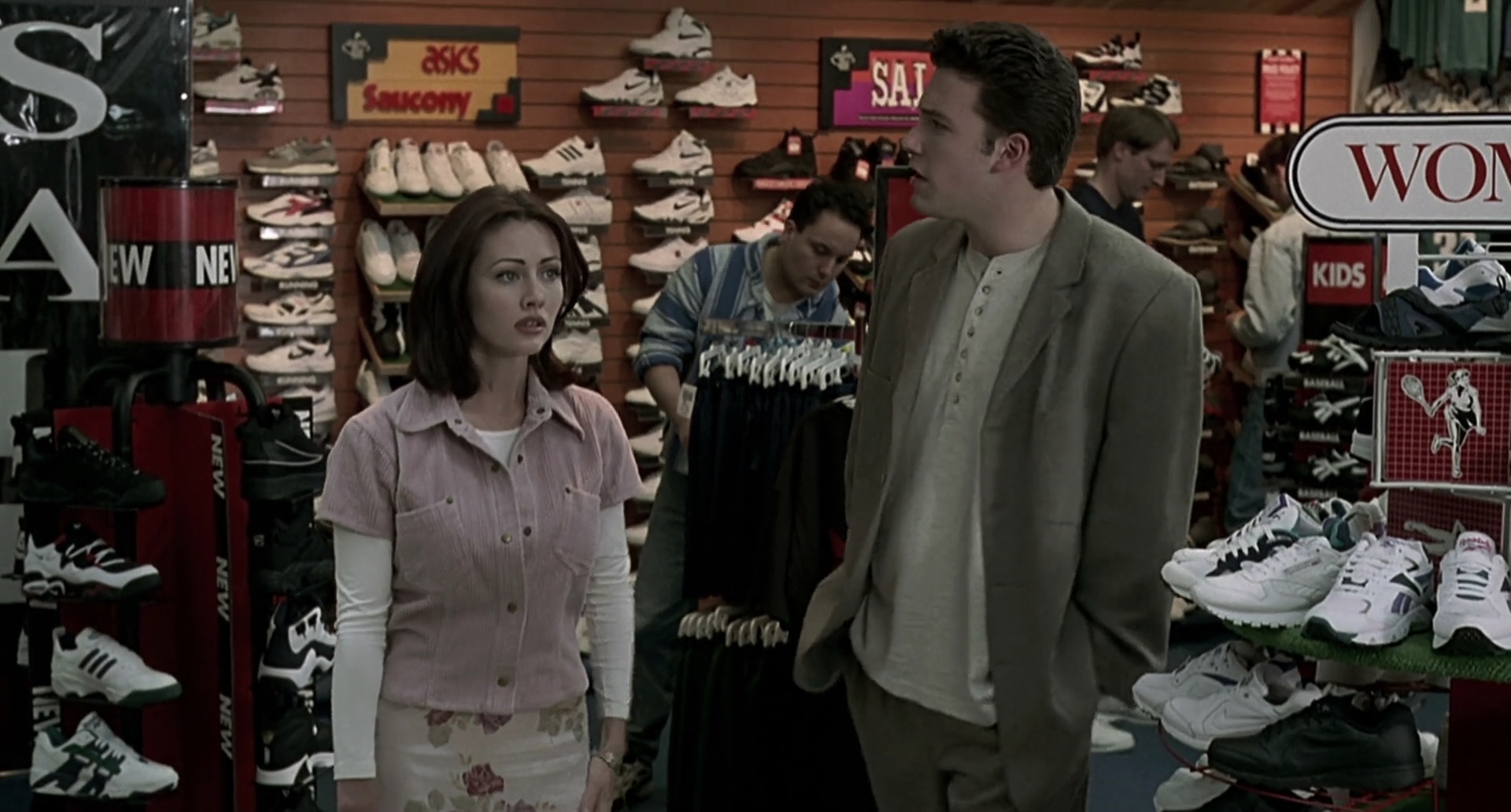 Charmed-Online-dot-net_Mallrats4427.jpg