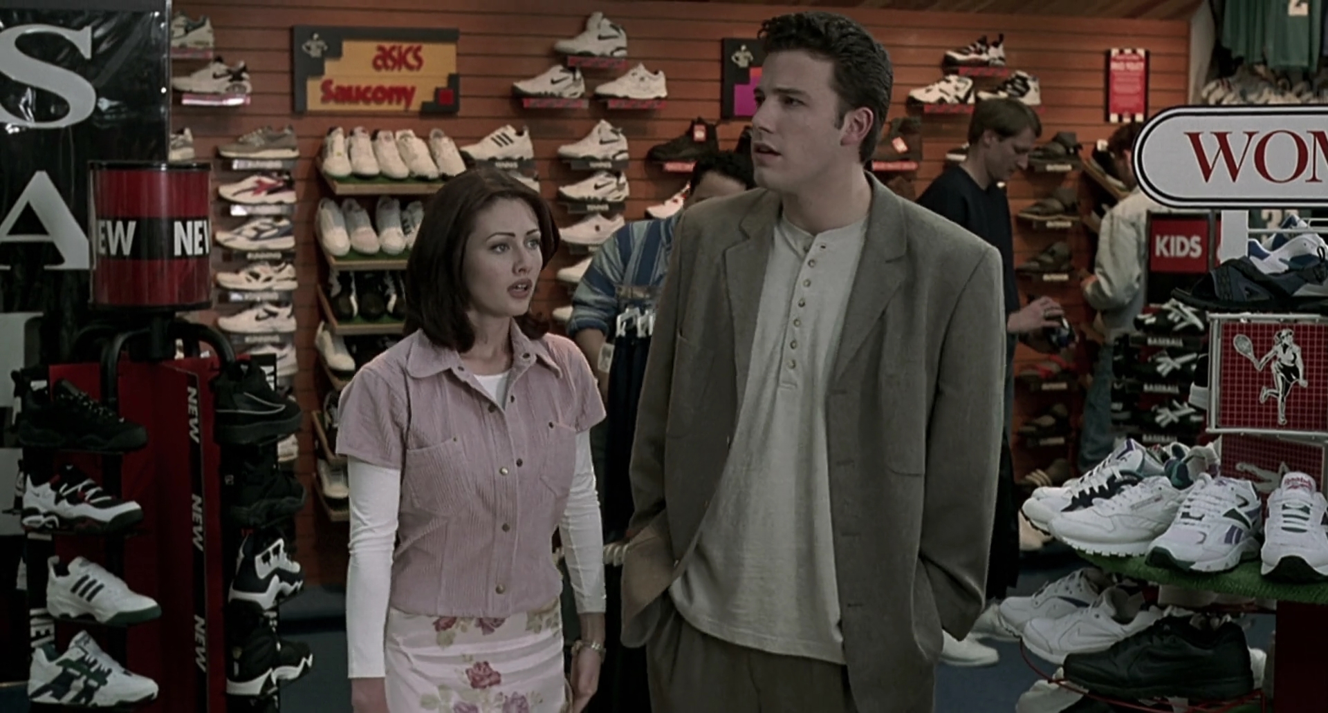 Charmed-Online-dot-net_Mallrats4428.jpg