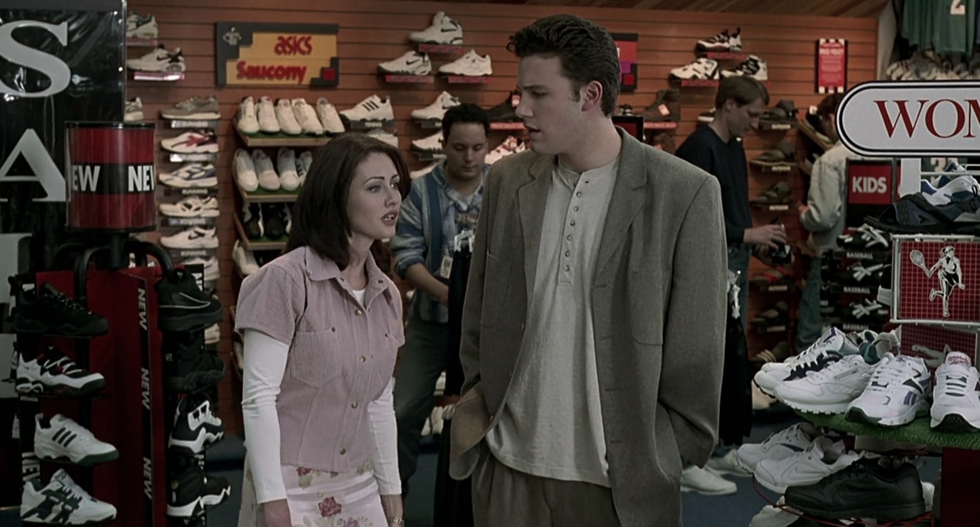 Charmed-Online-dot-net_Mallrats4429.jpg