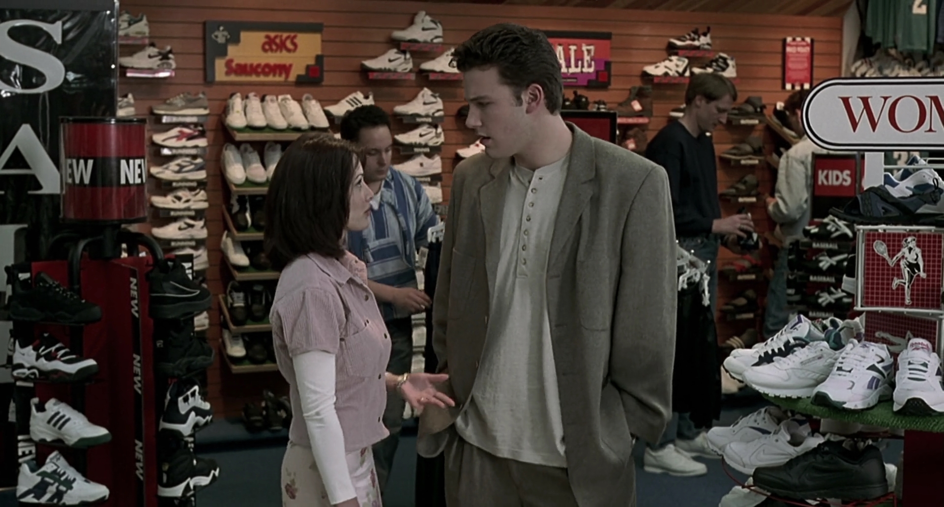 Charmed-Online-dot-net_Mallrats4430.jpg