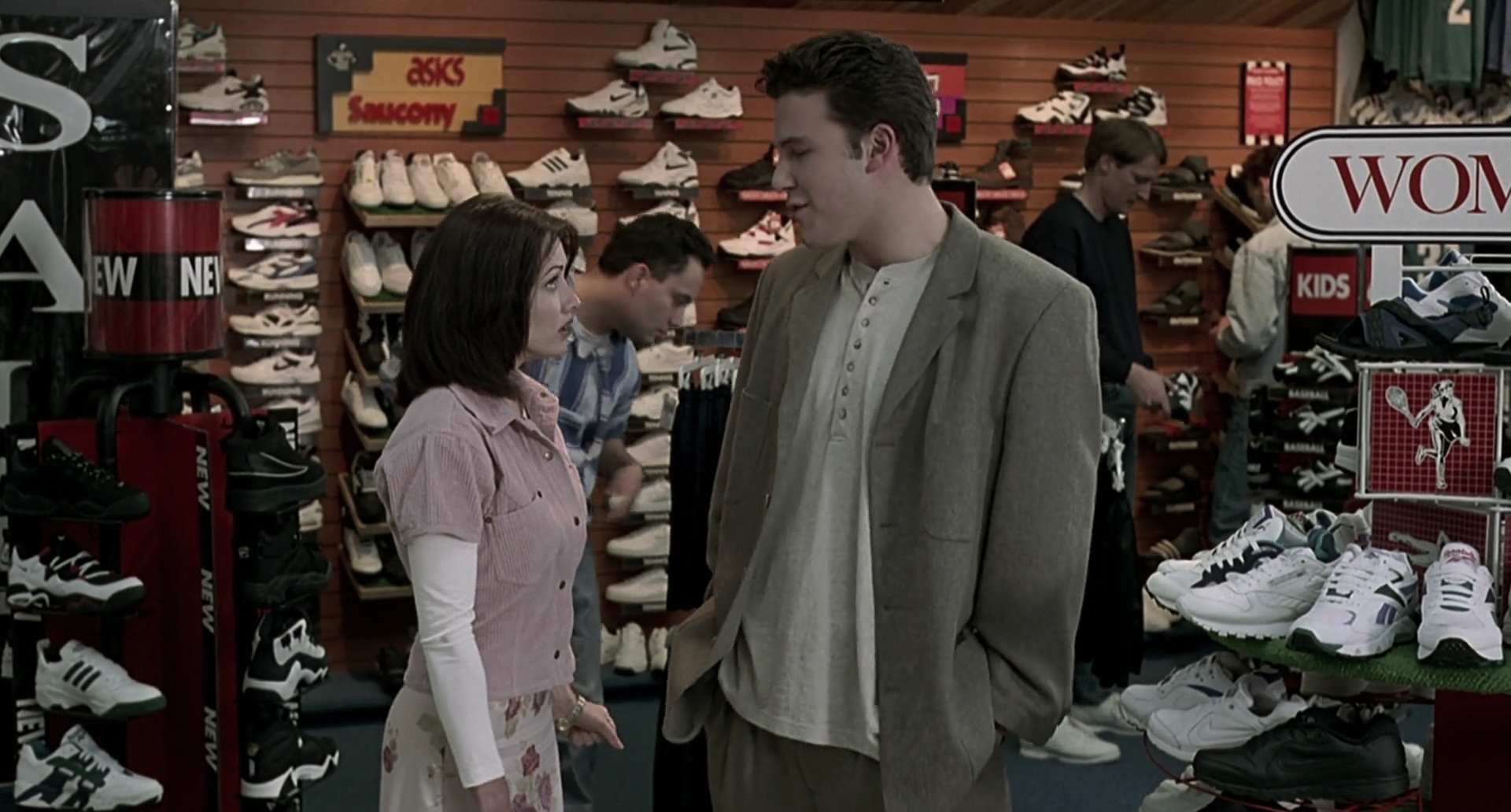 Charmed-Online-dot-net_Mallrats4432.jpg