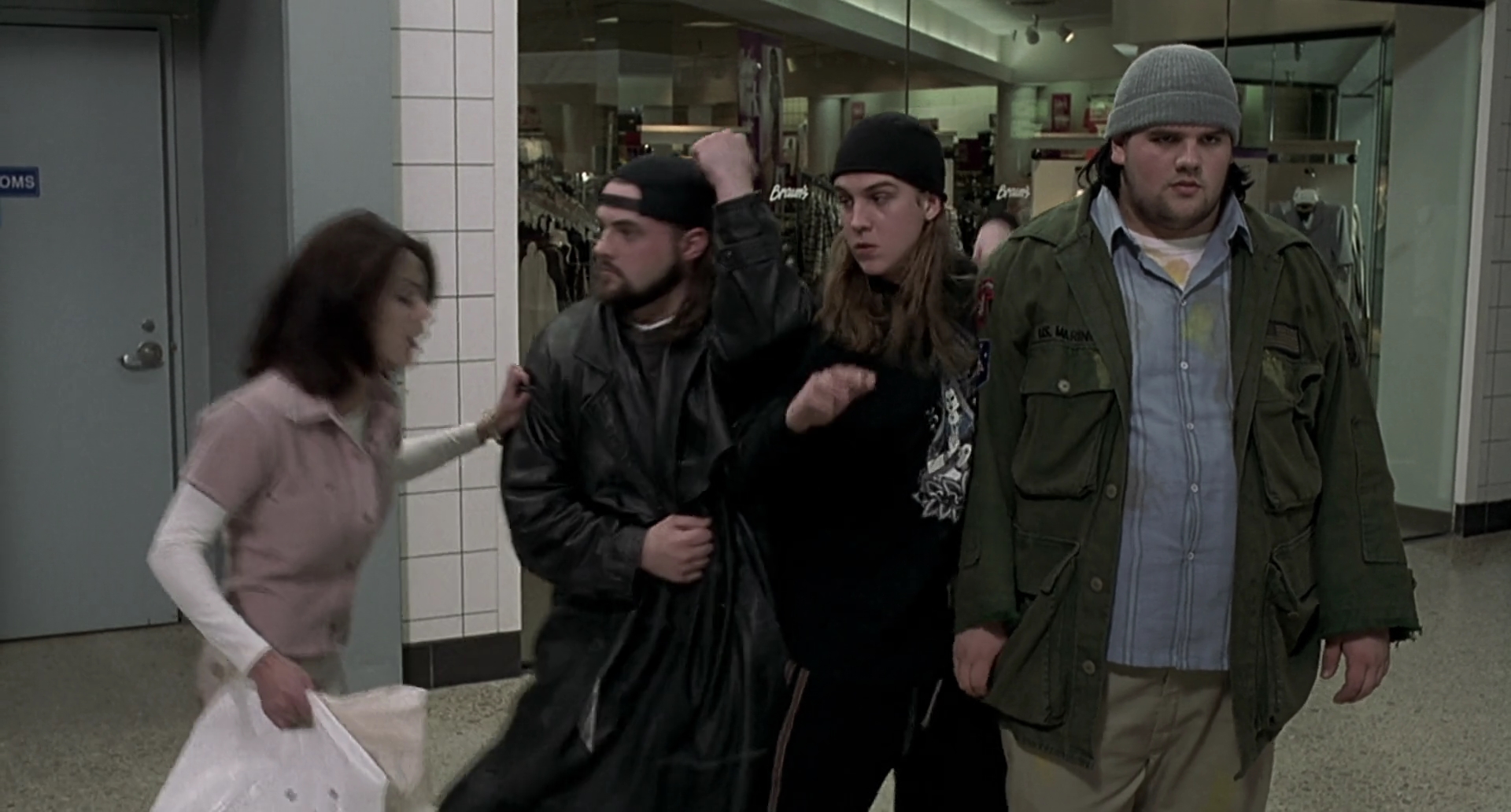 Charmed-Online-dot-net_Mallrats4448.jpg