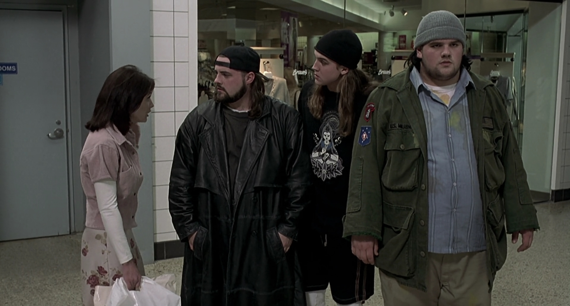 Charmed-Online-dot-net_Mallrats4455.jpg