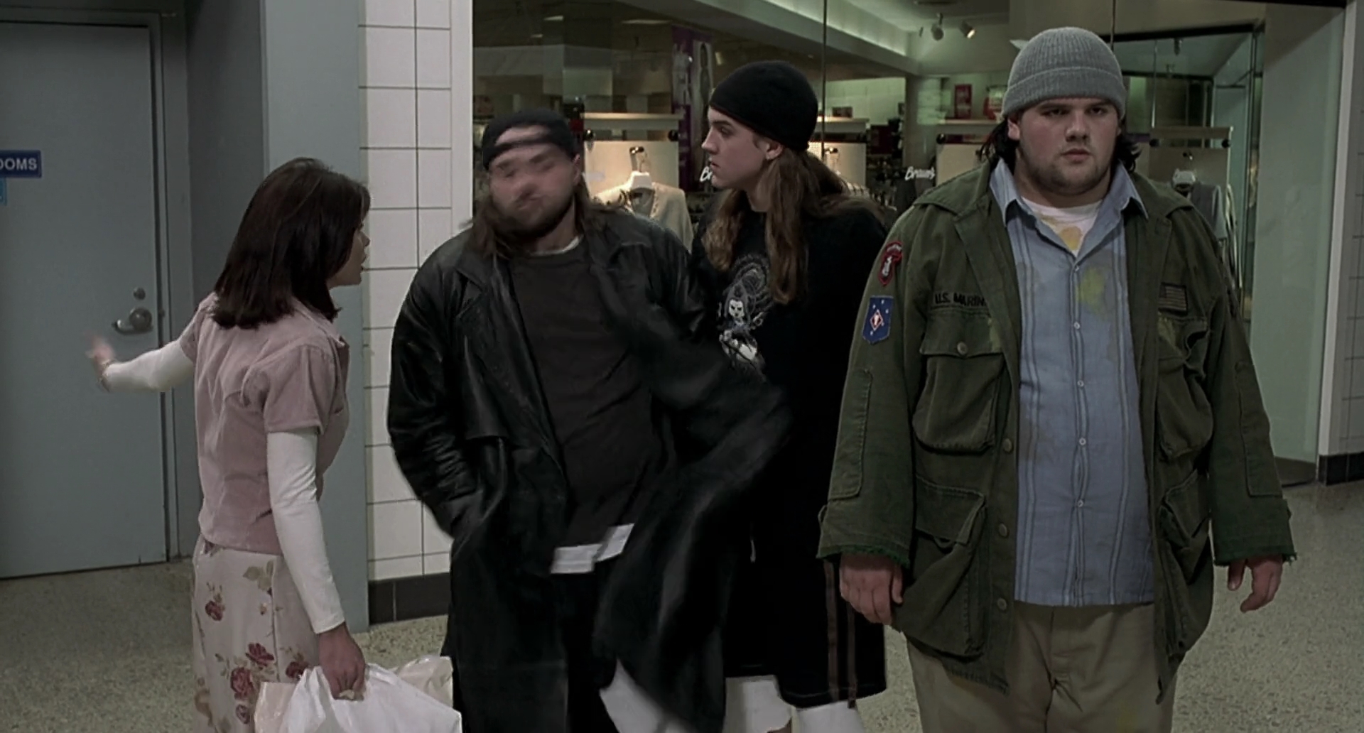 Charmed-Online-dot-net_Mallrats4457.jpg