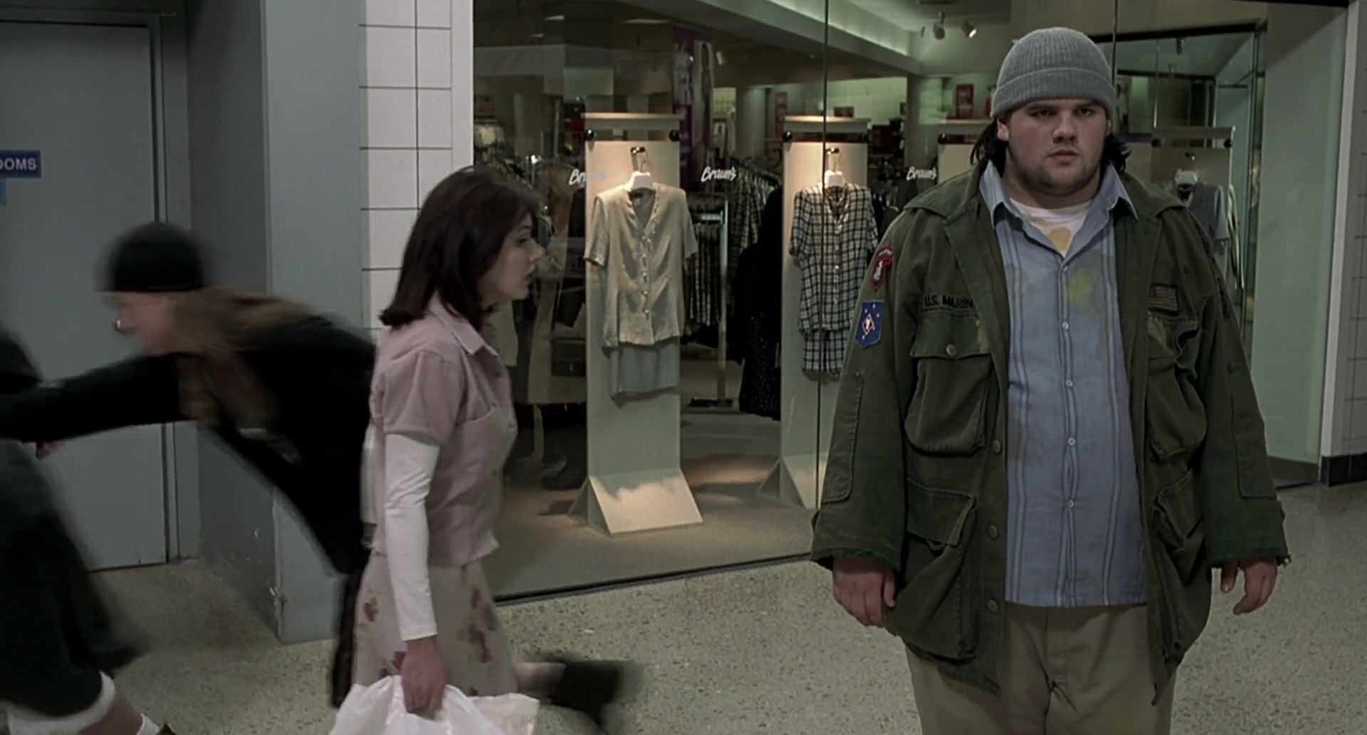 Charmed-Online-dot-net_Mallrats4458.jpg