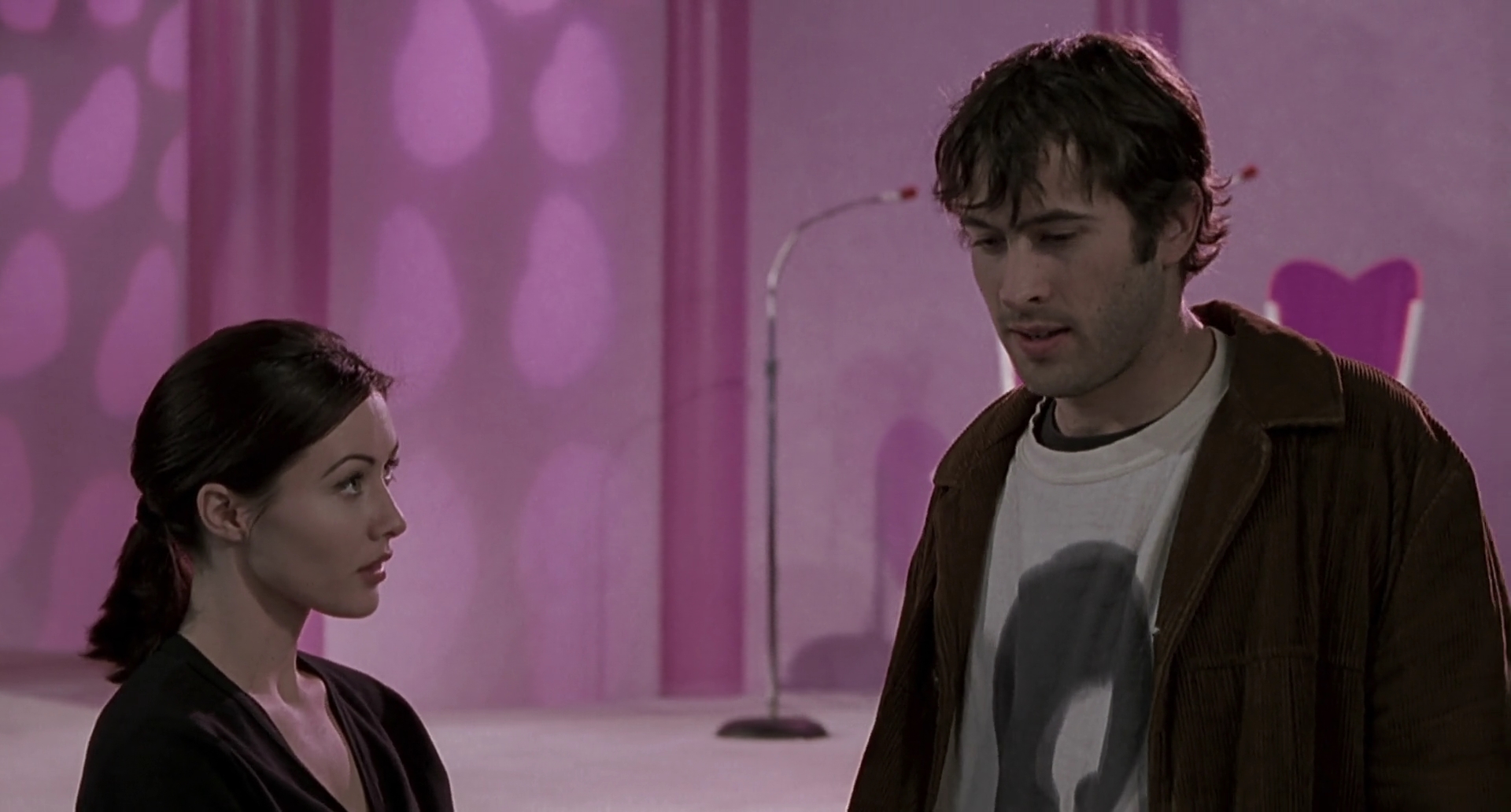 Charmed-Online-dot-net_Mallrats6650.jpg