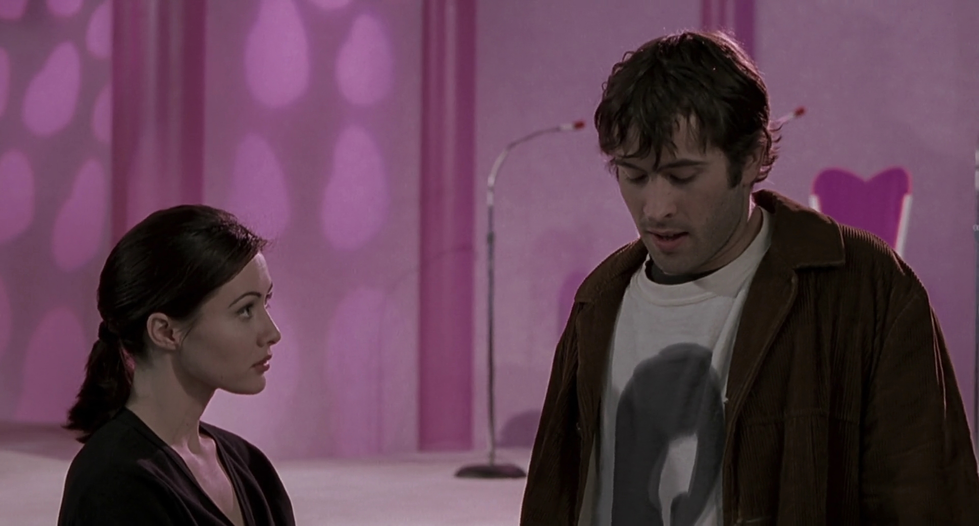 Charmed-Online-dot-net_Mallrats6652.jpg