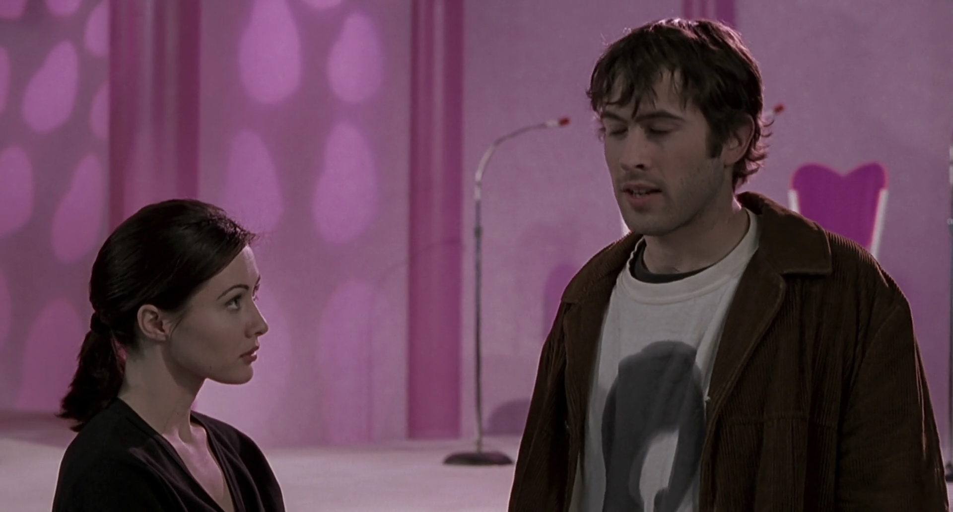 Charmed-Online-dot-net_Mallrats6653.jpg