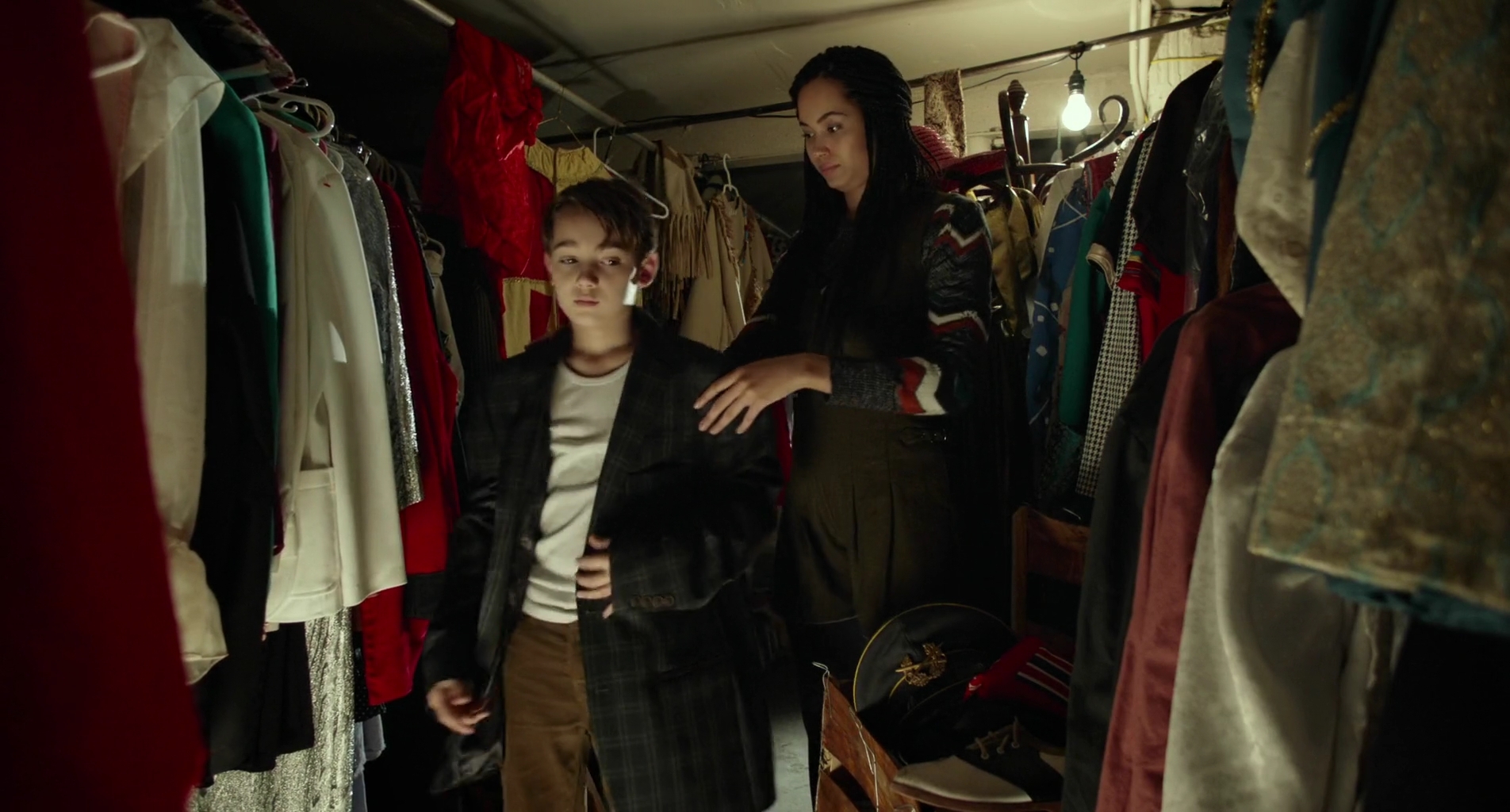 Charmed-Online-dot-nl_BreakingBrooklynskyBusiness2445.jpg