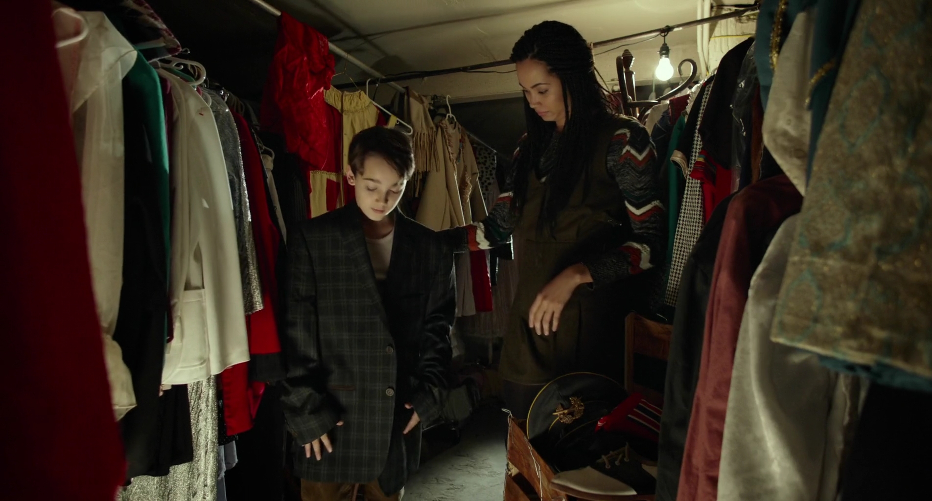 Charmed-Online-dot-nl_BreakingBrooklynskyBusiness2446.jpg