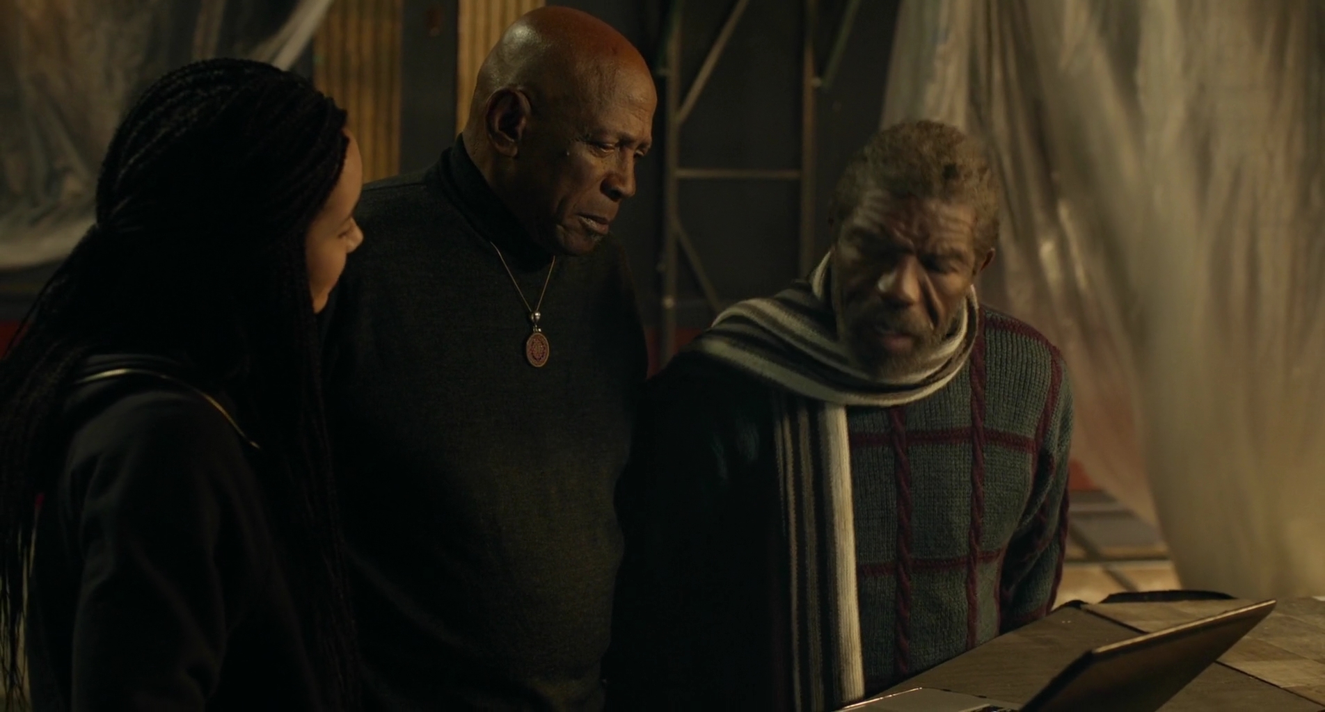 Charmed-Online-dot-nl_BreakingBrooklynskyBusiness4317.jpg
