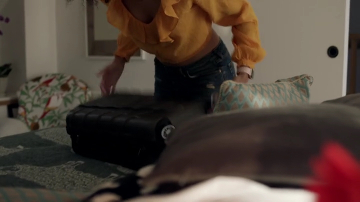 Charmed-Online-dot-nl_AgeBeforeBeauty1x04-0818.jpg