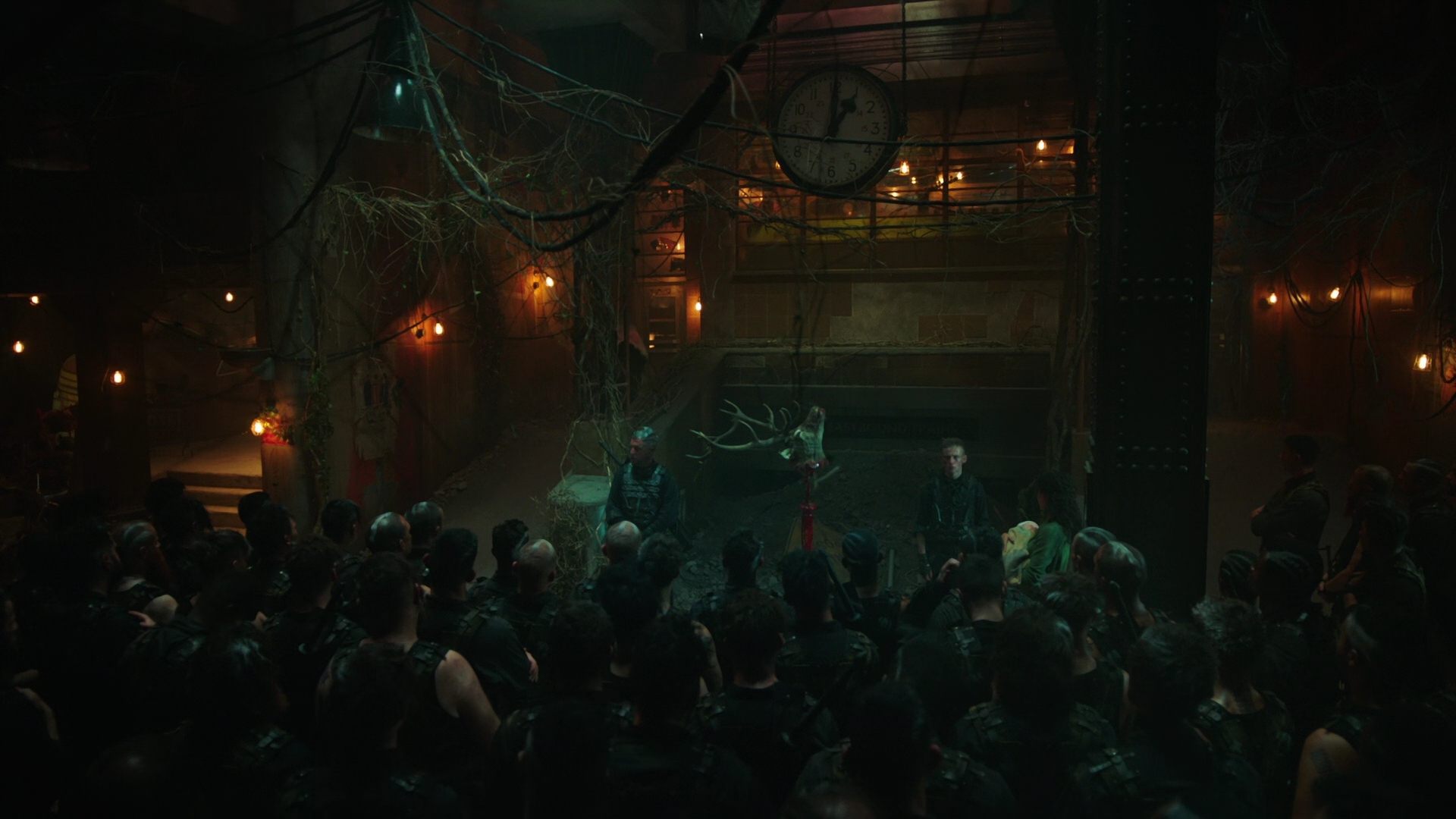 Charmed-Online-dot-nl_IntoTheBadlands2x02-1983.jpg