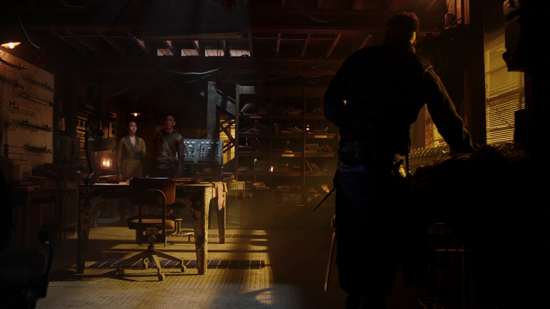 Charmed-Online-dot-nl_IntoTheBadlands2x10-1792.jpg