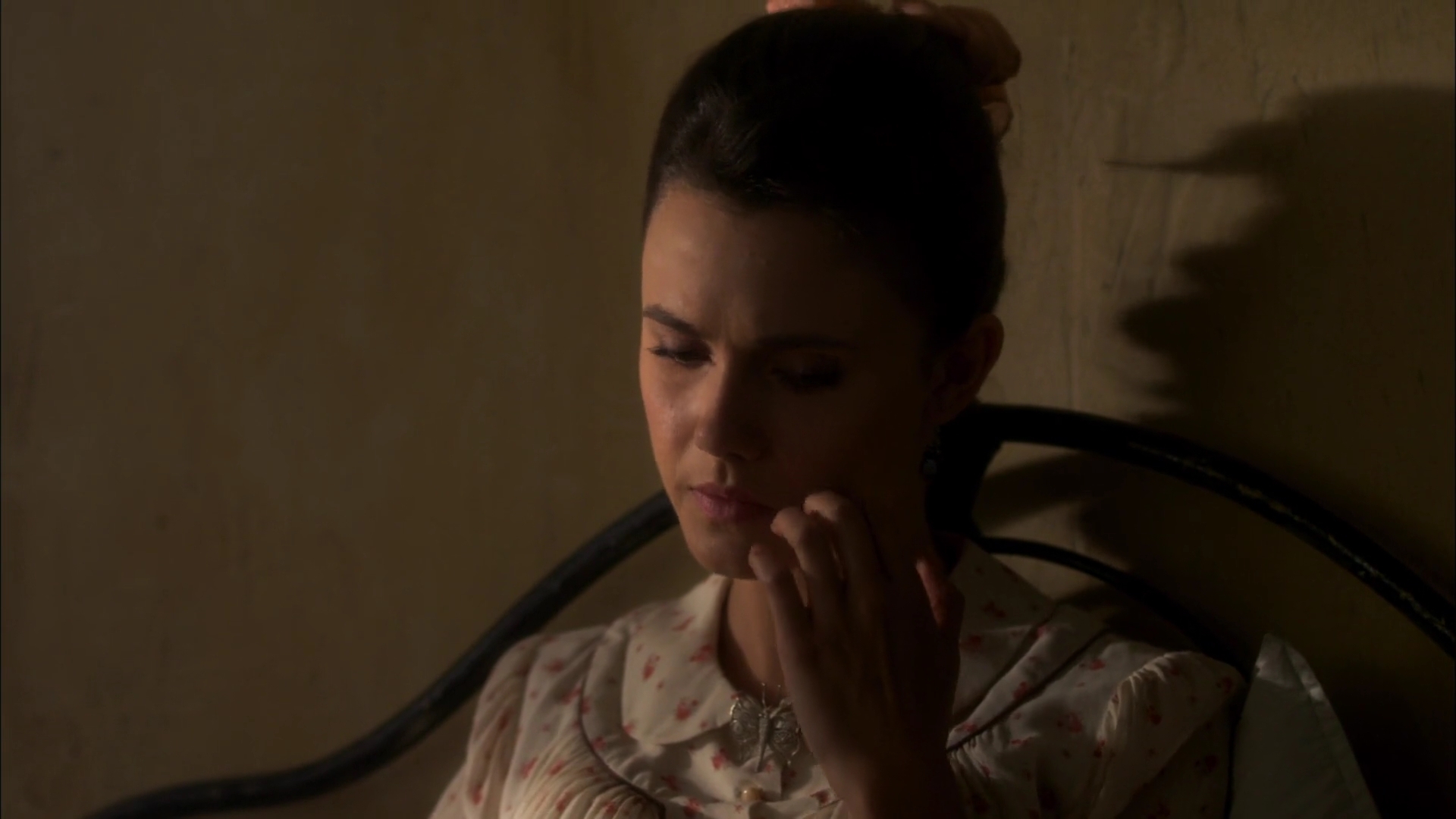 Charmed-Online-dot-nl-WhenCallsTheHearts1430.jpg