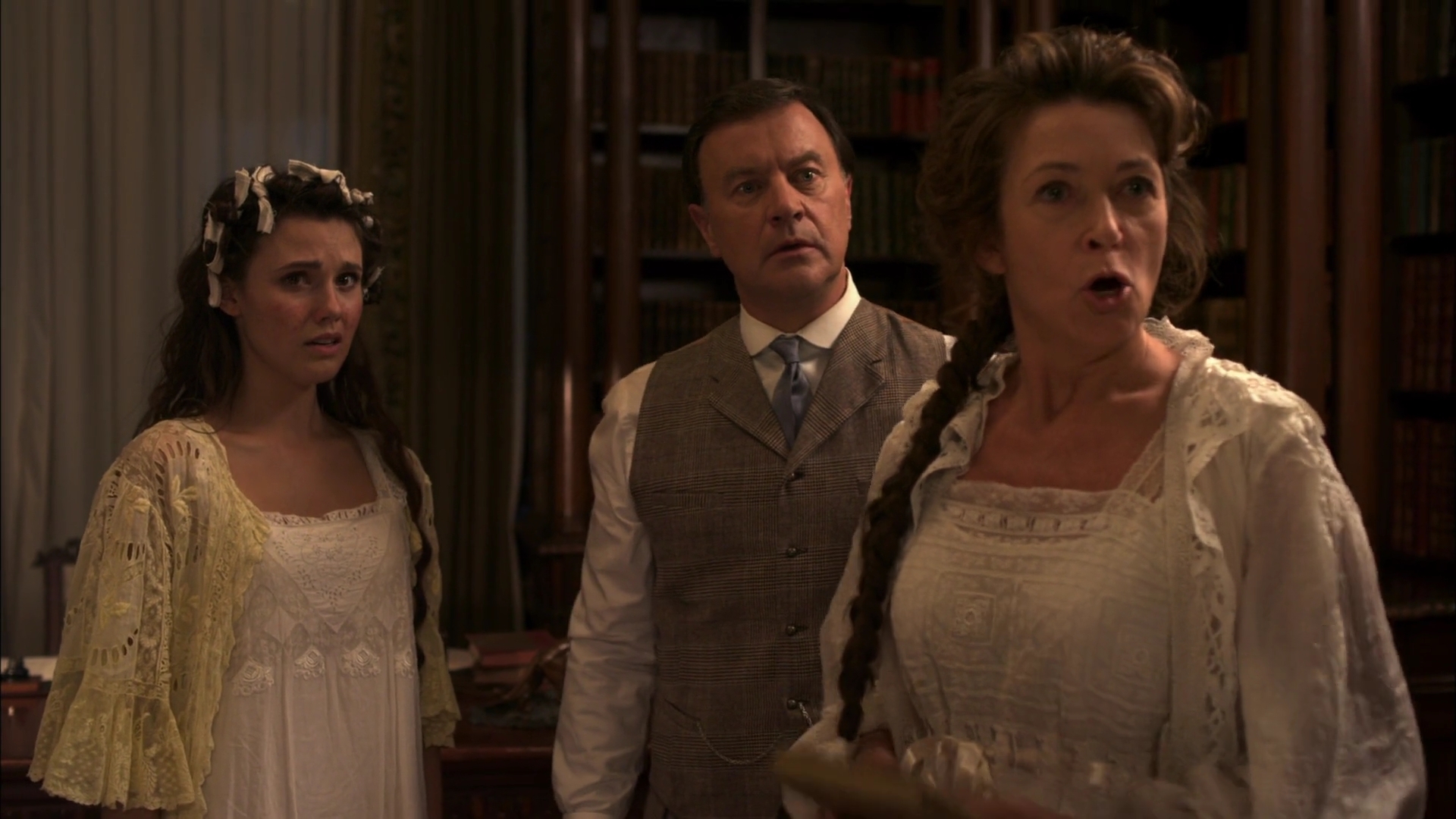 Charmed-Online-dot-nl-WhenCallsTheHearts2189.jpg Charmed-Online-dot-nl-WhenCallsTheHearts2189.jpg