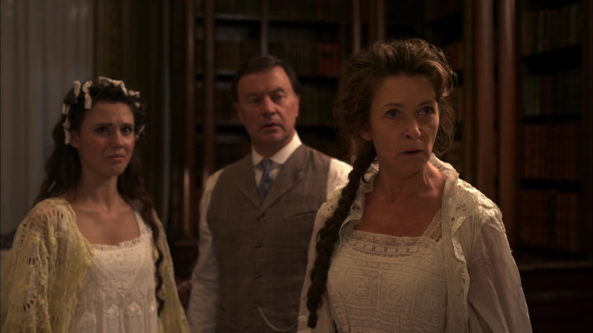 Charmed-Online-dot-nl-WhenCallsTheHearts2199.jpg