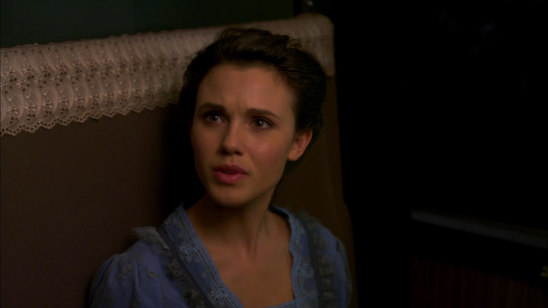Charmed-Online-dot-nl-WhenCallsTheHearts3215.jpg