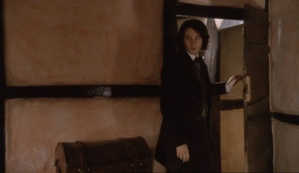Charmed-Online-dot-nl_Fingersmith-ep1-4980.jpg