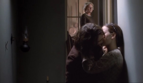 Charmed-Online-dot-nl_Fingersmith-ep2-487.jpg