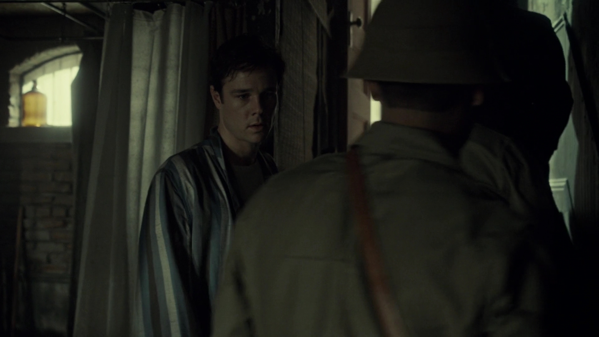 Charmed-Online_nl-dot-nl_ManInTheHighCastle1x01-3212.jpg