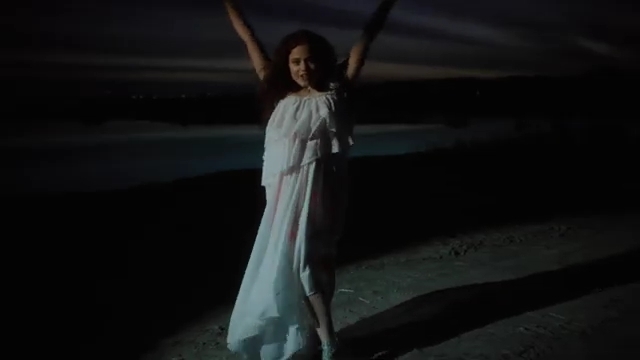 Charmed-Online-dot-nl_SarahJeffery-EvenTheStars0107.jpg