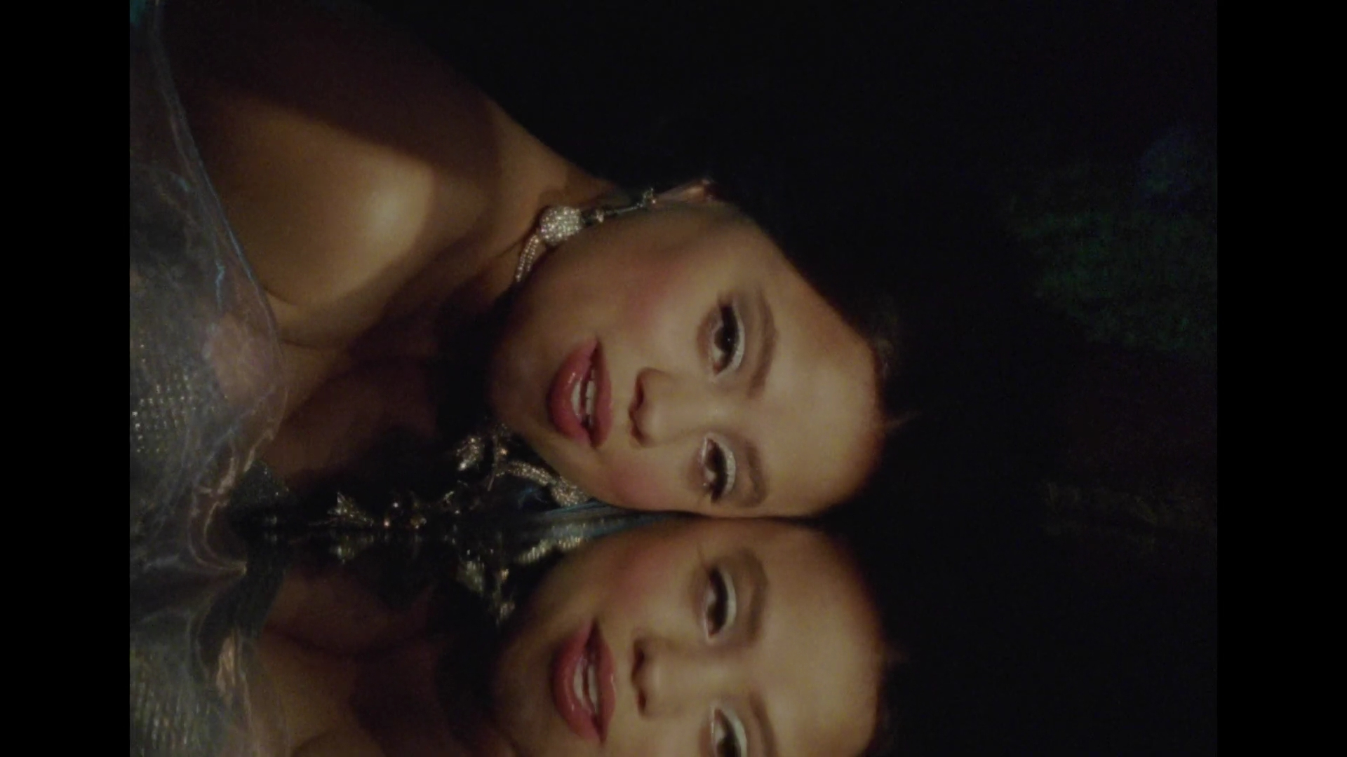 Charmed-Online-dot-nl_SarahJeffery-Suffer_MusicVideo0200.jpg