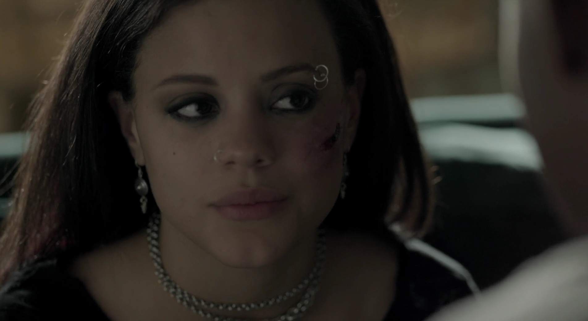 Charmed-Online-dot-nl_AcrossTheLine3532.jpg