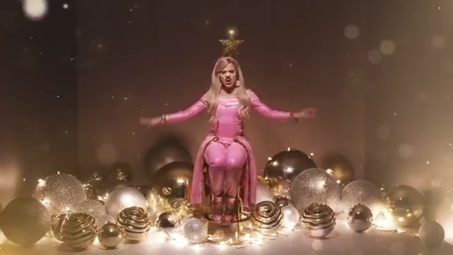 Charmed-Online-dot-nl_AudreysChristmasRewindBTS0040.jpg Charmed-Online-dot-nl_AudreysChristmasRewindBTS0040.jpg