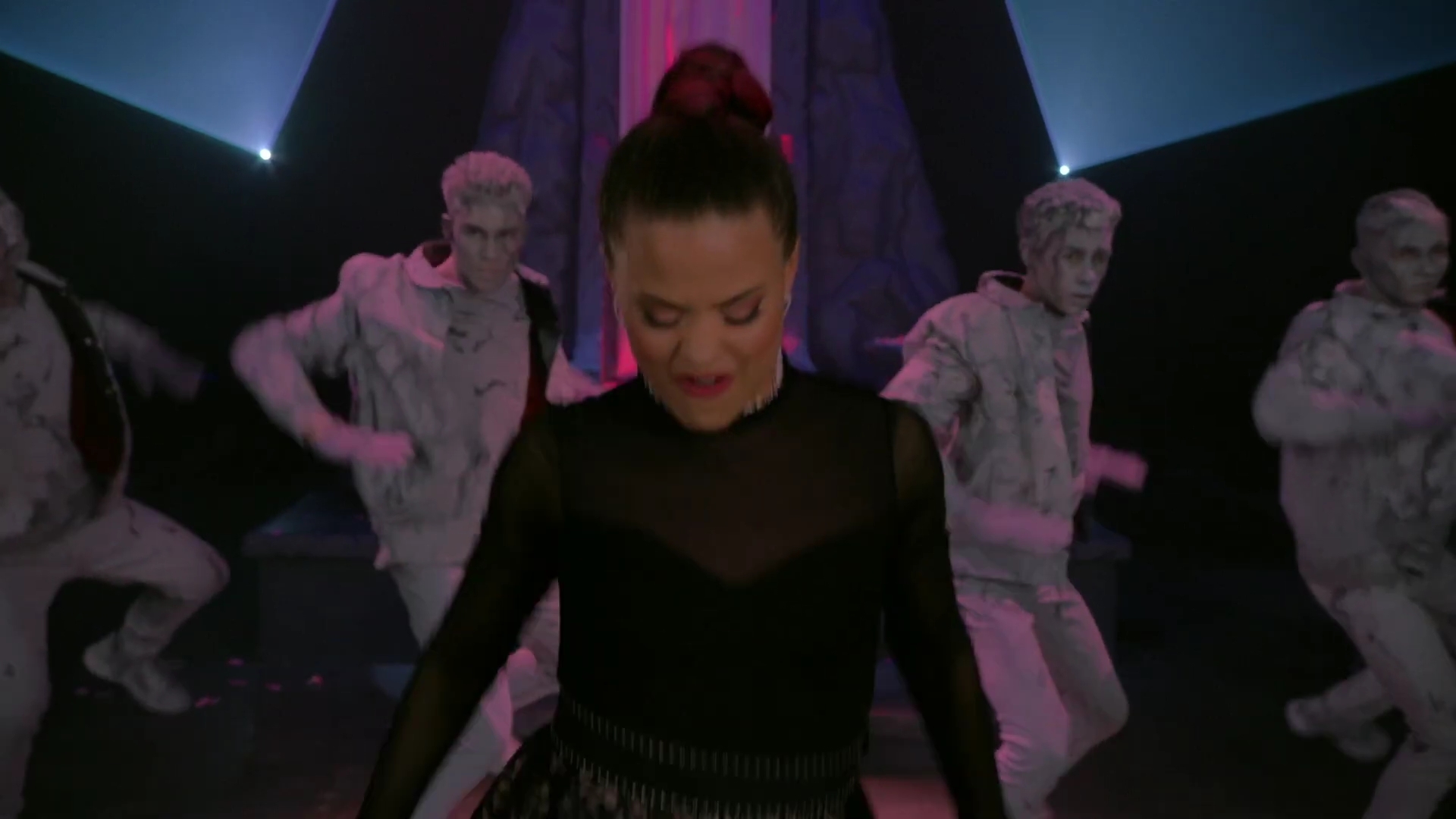 Charmed-Online-dot-nl_QueenOfMean-Remixclip00129.jpg