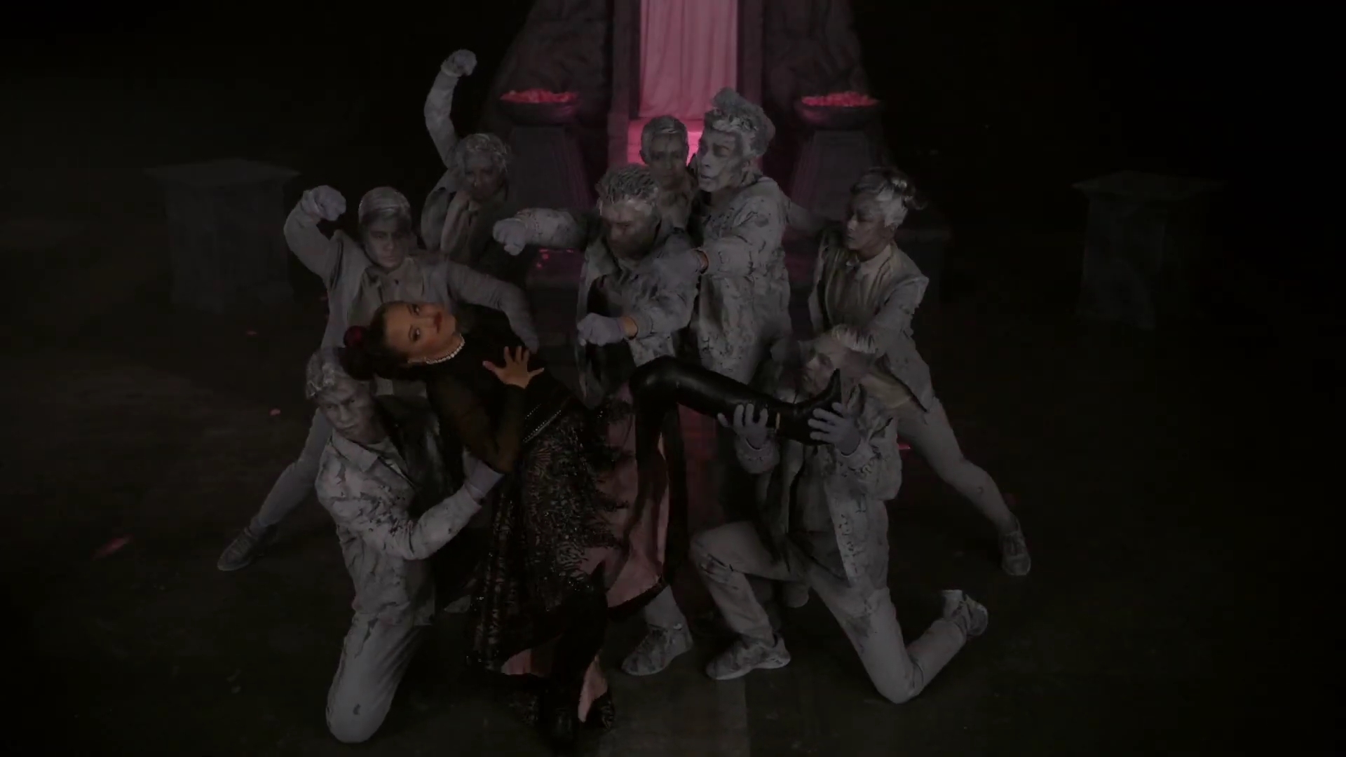Charmed-Online-dot-nl_QueenOfMean-Remixclip00145.jpg