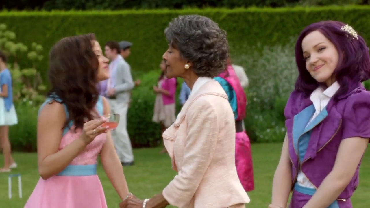 Charmed-Online-dot-nl_Descendants5105.jpg