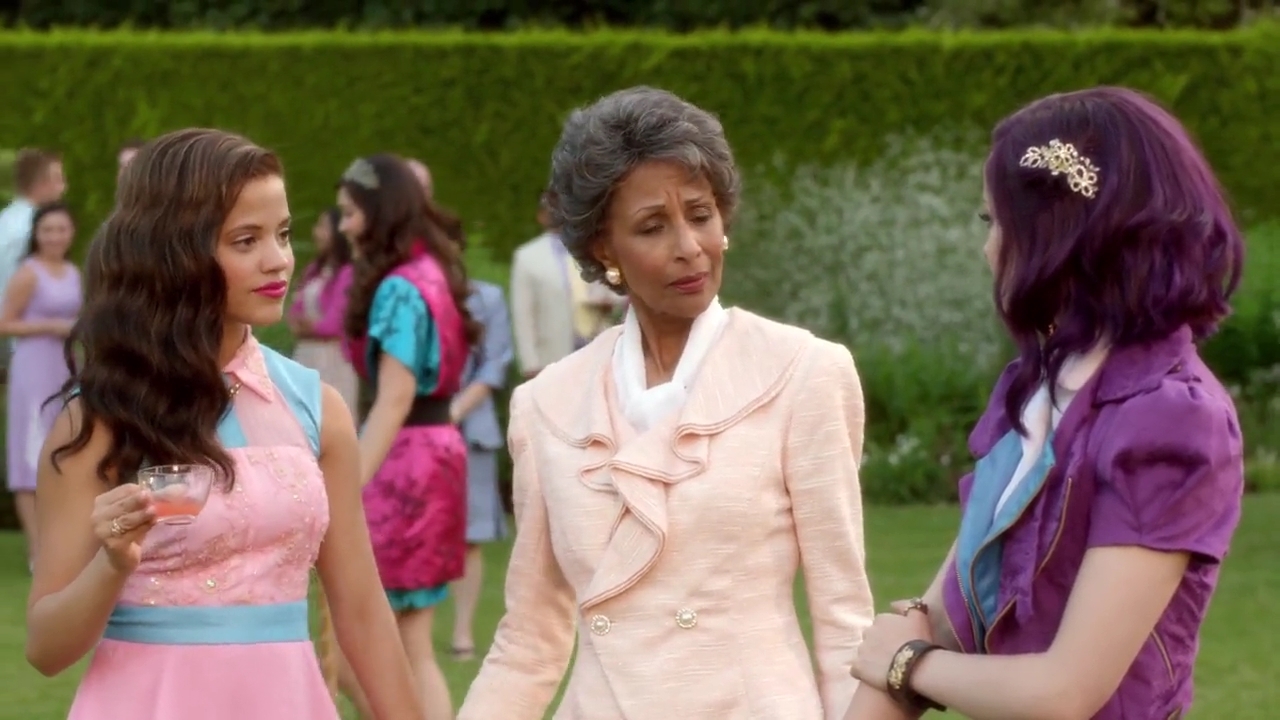 Charmed-Online-dot-nl_Descendants5118.jpg