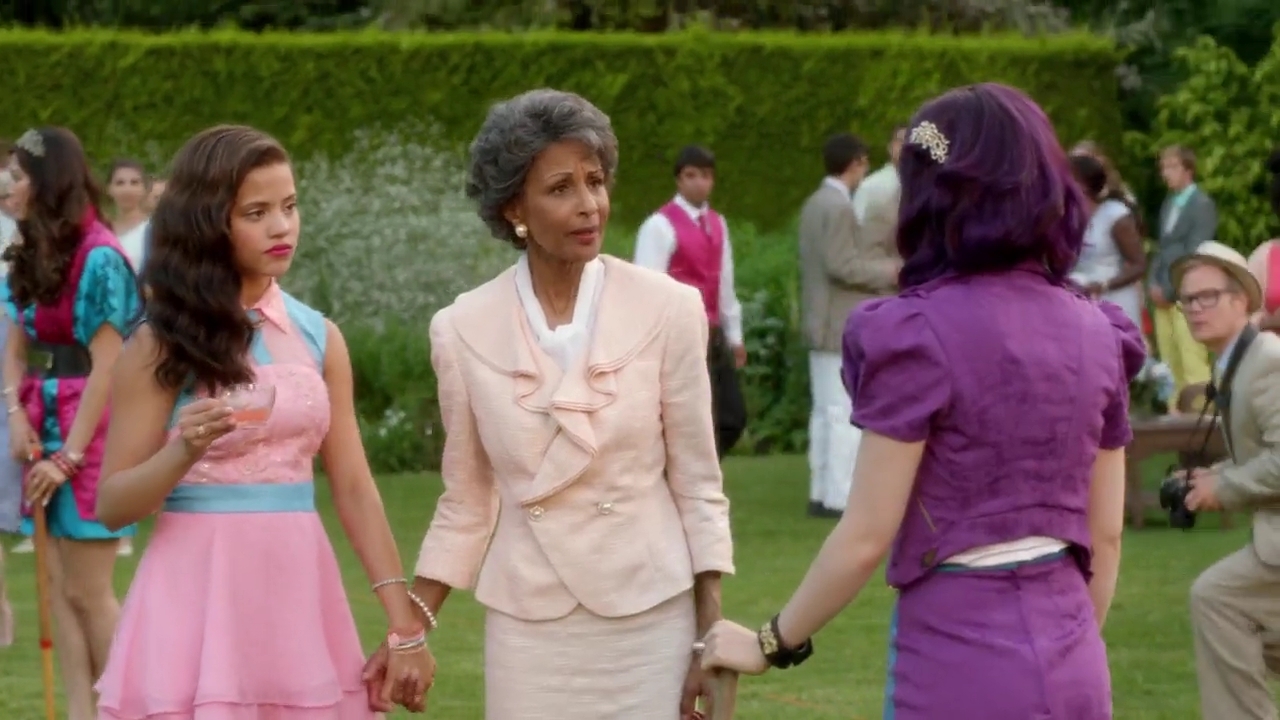 Charmed-Online-dot-nl_Descendants5129.jpg