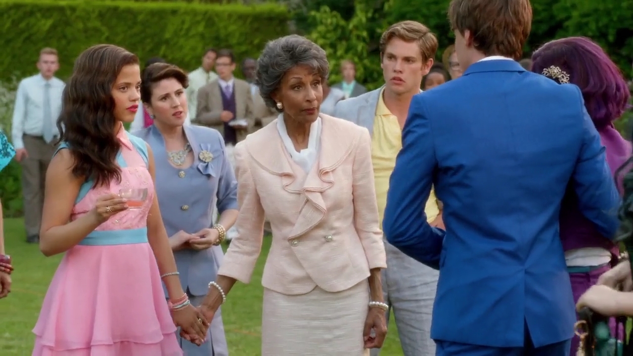 Charmed-Online-dot-nl_Descendants5142.jpg
