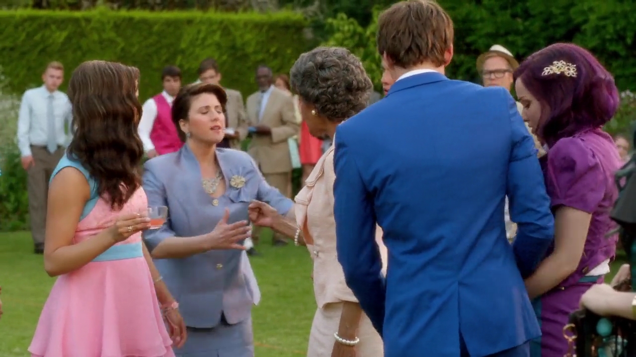 Charmed-Online-dot-nl_Descendants5148.jpg