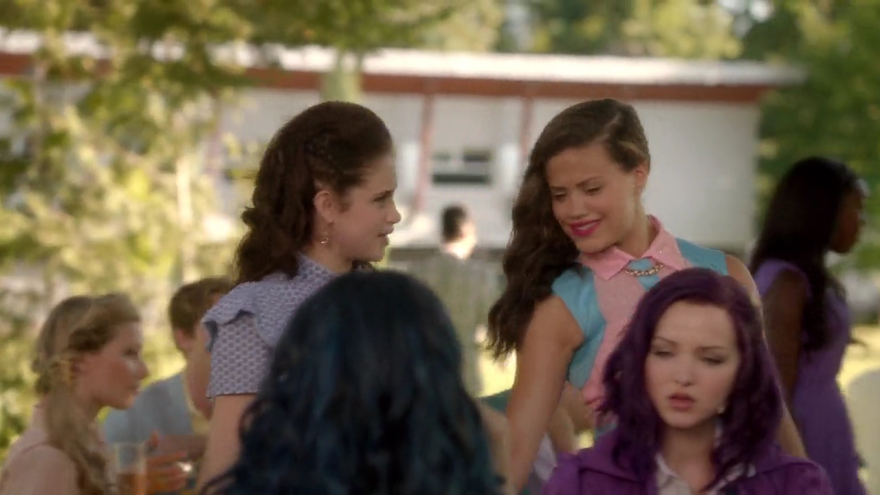 Charmed-Online-dot-nl_Descendants5308.jpg