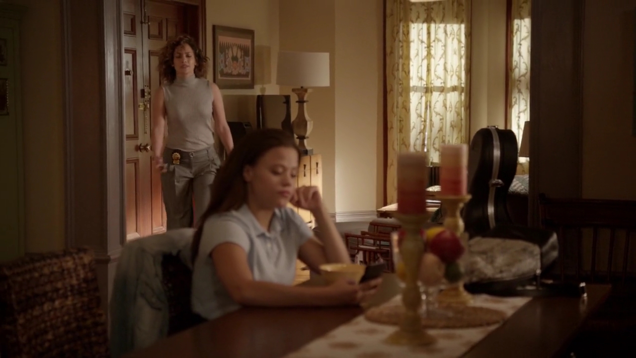 Charmed-Online-dot-nl_ShadesOfBlue2x04-0248.jpg